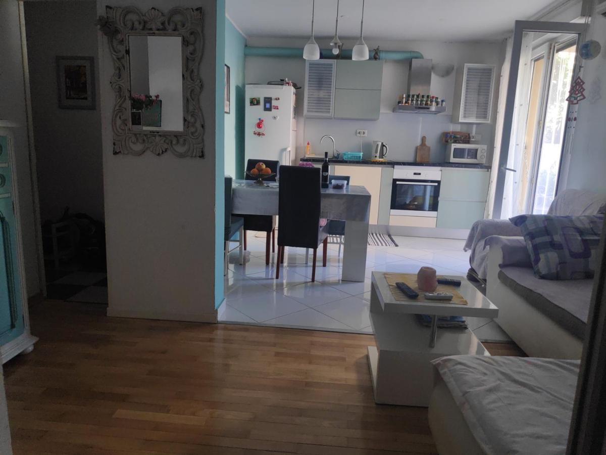 Spacious Apartment With Big Garden Near Beach سبليت المظهر الخارجي الصورة